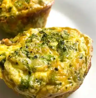 BROCCOLI CHEDDAR EGG BITES